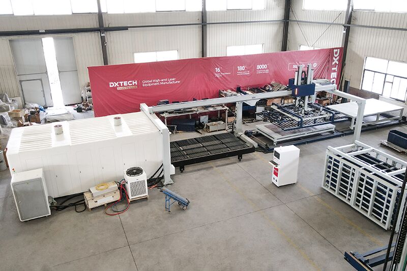 Máquina de corte láser con carga y descarga automática totalmente cerrada3 Máquina de corte láser totalmente cerrada de alta potencia 2040SP 12 kW con función de carga y descarga automáticas