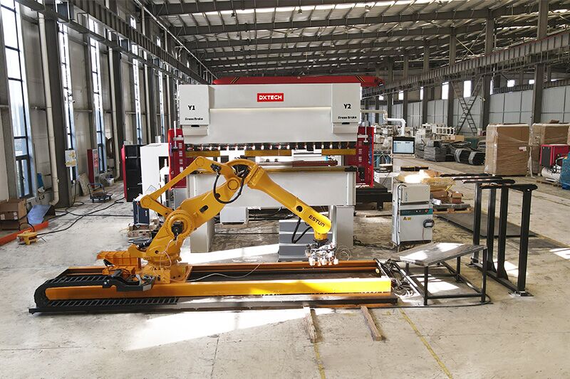 Máquina plegadora CNC electrohidráulica servo-controlada DX-PB-250T4000, integrada con sistema de robot de plegado3 Máquina plegadora CNC electrohidráulica servo-controlada DX-PB-250T/4000, integrada con sistema de robot de plegado