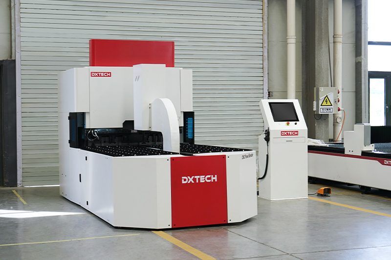 Centro de plegado totalmente automático de alta precisión de 1200 mm 2 Centro de plegado totalmente automático de alta precisión de 1200 mm